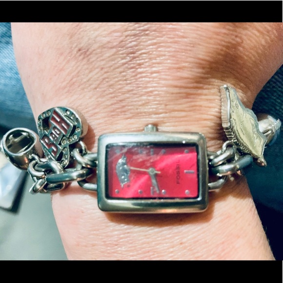 FOSSIL COLLEGE COLLECTION ARKANSAS RAZORBACK CHARM WATCH - Picture 2 of 2